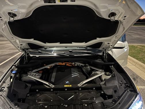 White 2021 BMW X5 PHEV xDrive45e