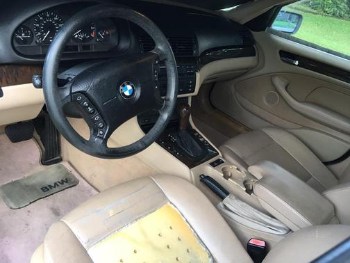 Black 2002 BMW 325 i