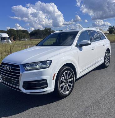 White 2019 Audi Q7 45 Premium Plus