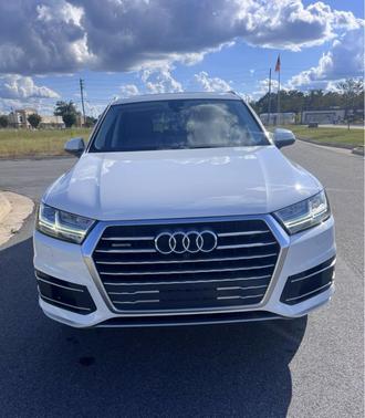 White 2019 Audi Q7 45 Premium Plus