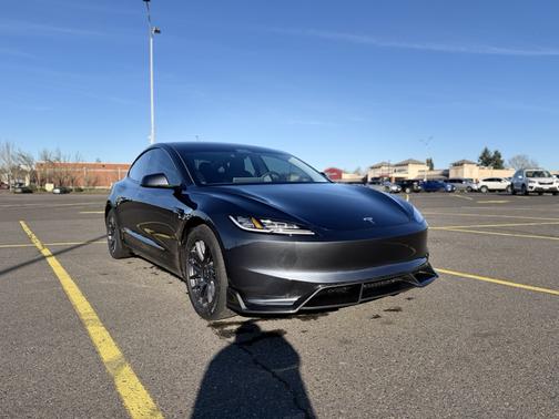 2024 Tesla Model 3 RWD