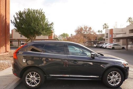 2015 Volvo XC60 T5 Drive-E Premier Plus