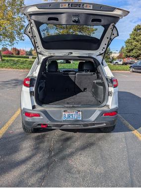 White 2018 Jeep Cherokee Trailhawk
