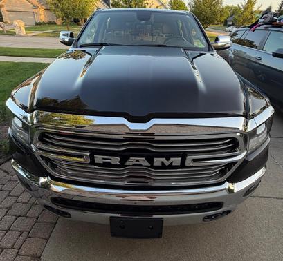 Black 2019 RAM 1500 Laramie
