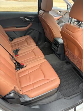 2020 Audi Q7 45 Premium Plus