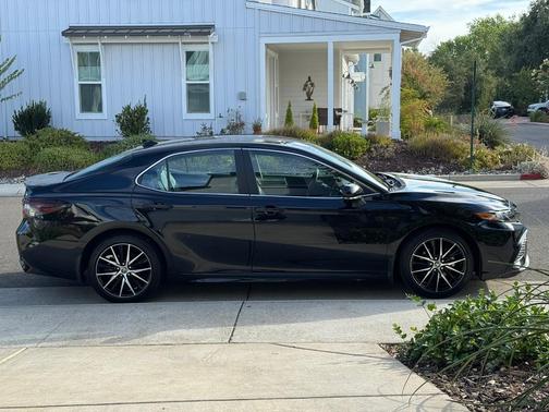 Black 2022 Toyota Camry SE Nightshade