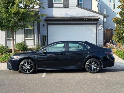 Black 2022 Toyota Camry SE Nightshade