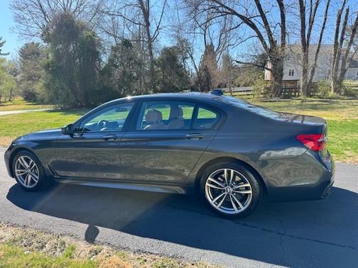 2016 BMW 750 i xDrive