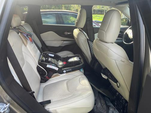 2017 Jeep Cherokee Overland