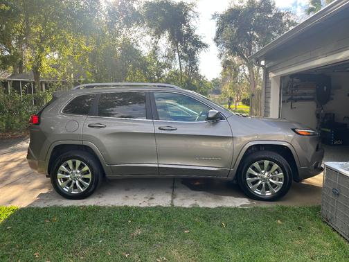2017 Jeep Cherokee Overland