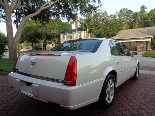 2006 Cadillac DTS Base