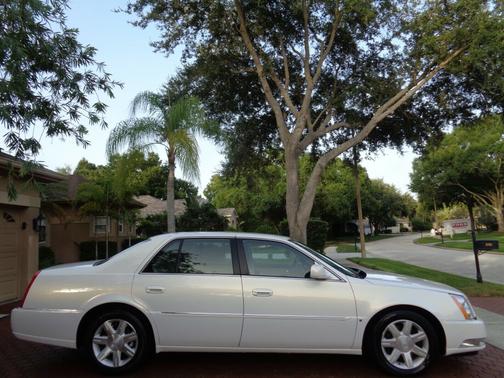 2006 Cadillac DTS Base