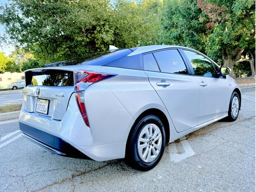 2016 Toyota Prius Two
