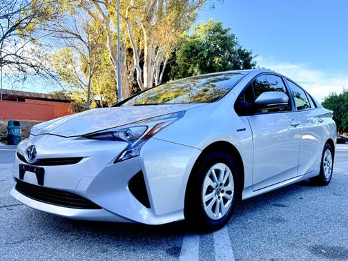 2016 Toyota Prius Two