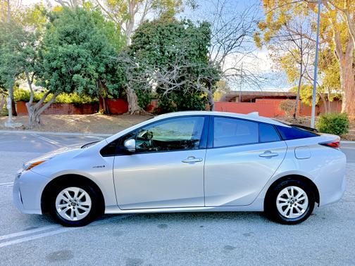 2016 Toyota Prius Two
