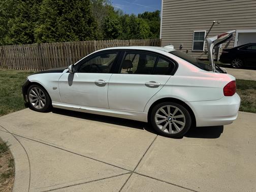 White 2011 BMW 328 i