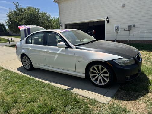 White 2011 BMW 328 i