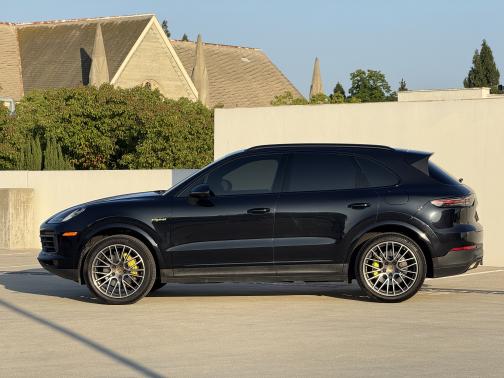 2020 Porsche Cayenne E-Hybrid