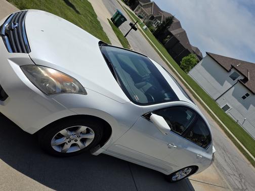 White 2008 Nissan Altima 2.5 S