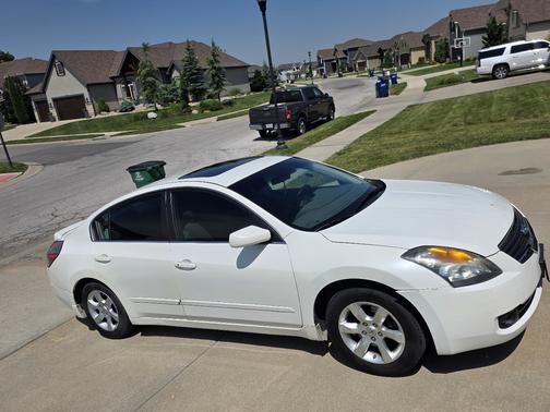White 2008 Nissan Altima 2.5 S