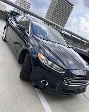 Black 2014 Ford Fusion SE