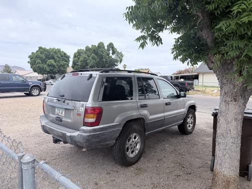 Silver 2001 Jeep Grand Cherokee Laredo