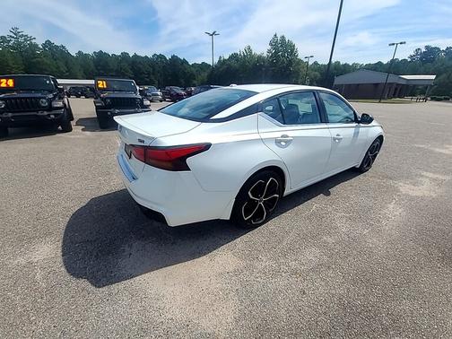 2023 Nissan Altima 2.5 SR