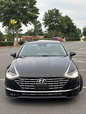 Black 2020 Hyundai SONATA Hybrid Blue