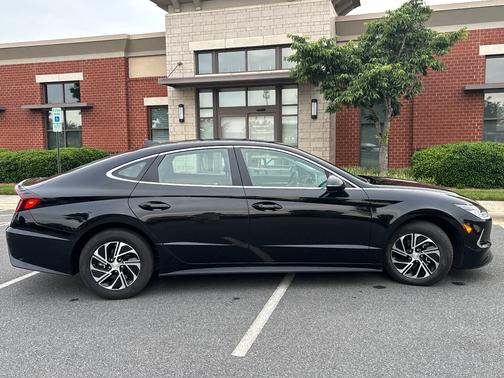 Black 2020 Hyundai SONATA Hybrid Blue