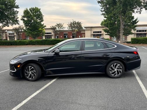 Black 2020 Hyundai SONATA Hybrid Blue