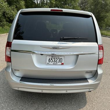 2011 Chrysler Town & Country Touring