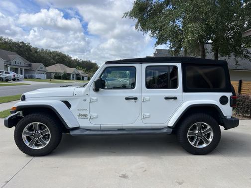 White 2019 Jeep Wrangler Unlimited Sahara