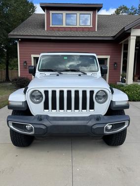 White 2019 Jeep Wrangler Unlimited Sahara