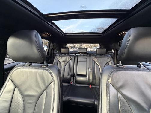 2019 Lincoln Nautilus Select