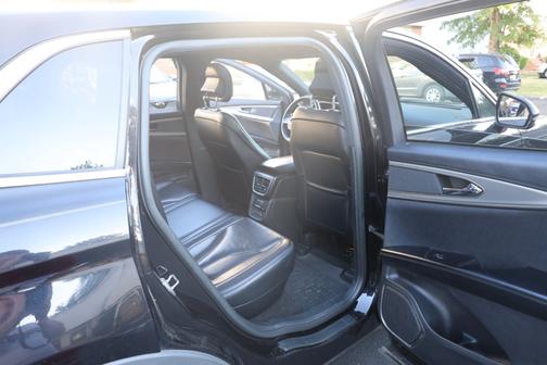 Black 2019 Lincoln Nautilus Select