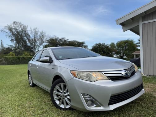 2013 Toyota Camry Hybrid XLE