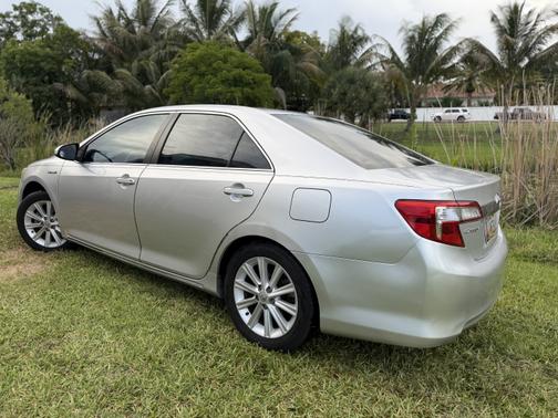 2013 Toyota Camry Hybrid XLE