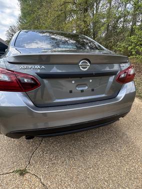 Gray 2017 Nissan Altima 2.5 SR