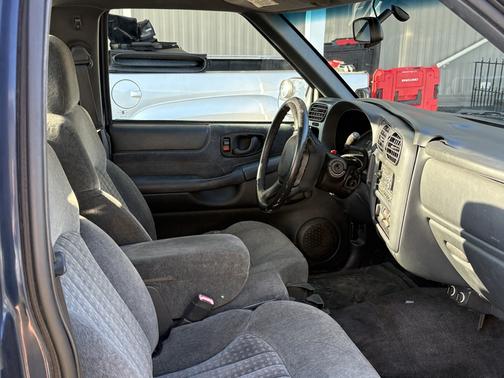 Blue 2002 Chevrolet S-10 LS