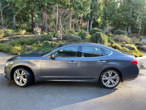 Gray 2011 INFINITI M37 Base