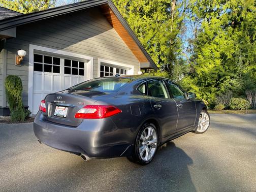 Gray 2011 INFINITI M37 Base