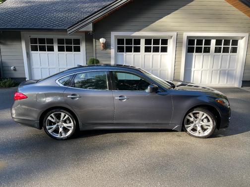 Gray 2011 INFINITI M37 Base