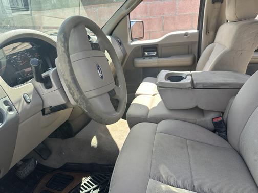 White 2005 Ford F-250 XLT Crew Cab Super Duty