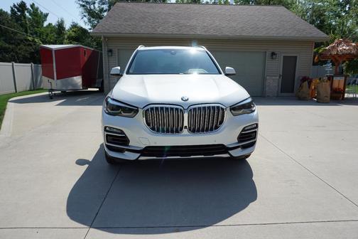 White 2019 BMW X5 xDrive40i