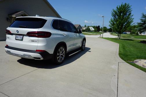White 2019 BMW X5 xDrive40i