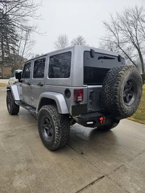 Silver 2014 Jeep Wrangler Unlimited Rubicon