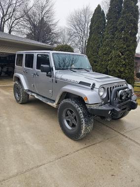 Silver 2014 Jeep Wrangler Unlimited Rubicon
