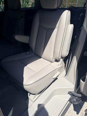 Black 2013 Nissan Quest SL