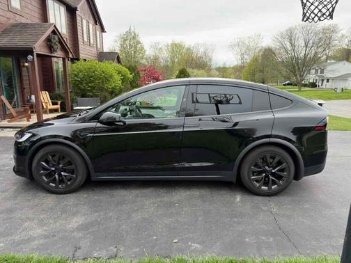 Black 2024 Tesla Model X Long Range