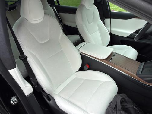 Black 2024 Tesla Model X Long Range